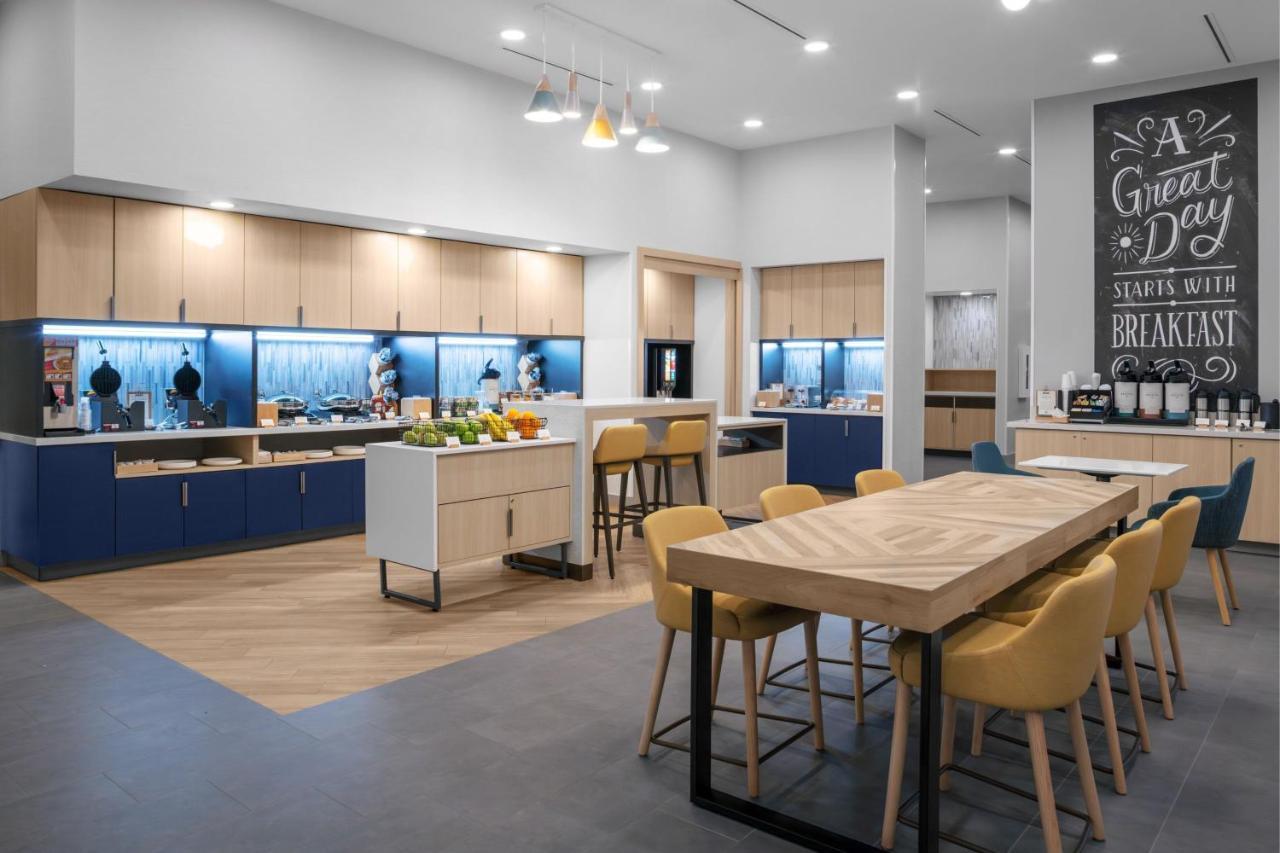 Towneplace Suites By Marriott Tampa Clearwater Exterior photo