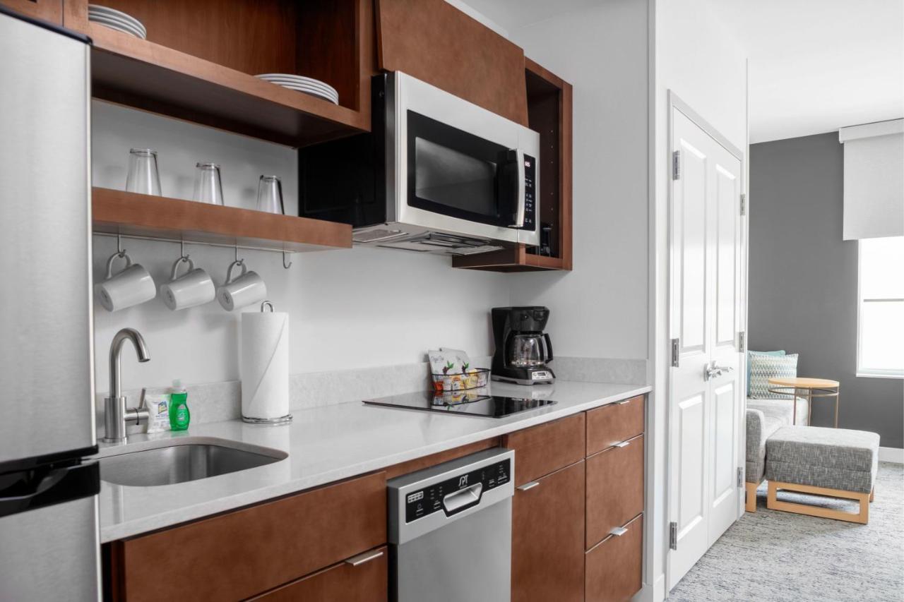 Towneplace Suites By Marriott Tampa Clearwater Exterior photo